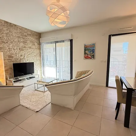 Superb For 4 Sea View & Terrace Private Parking Daire