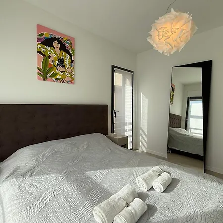Superb For 4 Sea View & Terrace Private Parking Daire Antibes