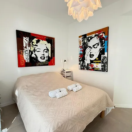 Daire Superb For 4 Sea View & Terrace Private Parking Antibes