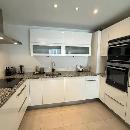Superb For 4 Sea View & Terrace Private Parking Antibes