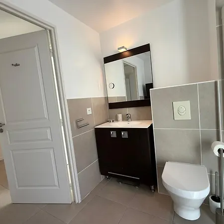 Daire Superb For 4 Sea View & Terrace Private Parking Antibes