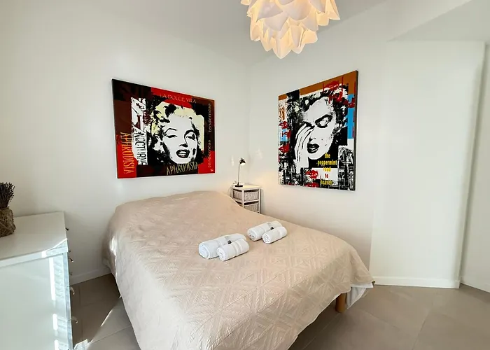 Διαμέρισμα Superb For 4 Sea View & Terrace Private Parking Αντίμπ